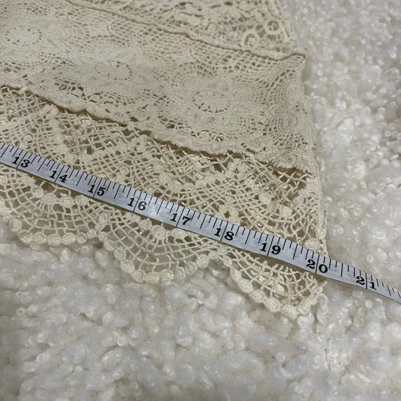 ISSI Boho Lace Crop Top - Picture 5 of 7